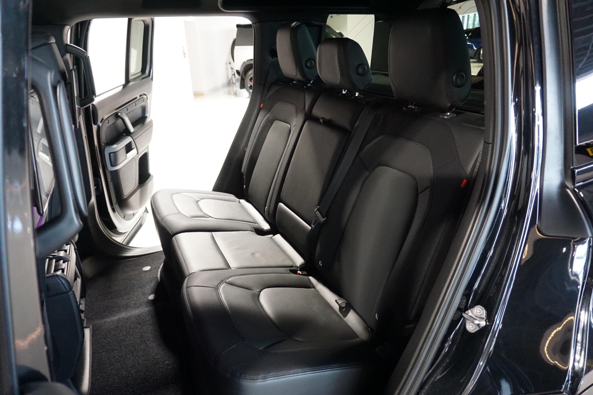 Land Rover Defender 110 2.0 P400e 15.4kWh X-Dynamic HSE SUV 5dr Petrol Plug-in Hybrid Auto 4WD Euro 6 (s/s) (404 ps)